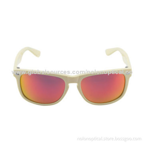 Acetate mirror lens wayfarer sunglasses in white